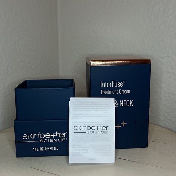 Skinbetter Science InterFuse Treatment Cream Face & Neck box - Picture 2 of 2